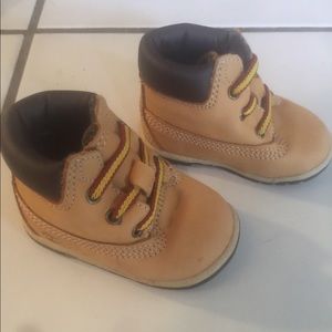 Tan Timberland baby tennis shoes / Boots